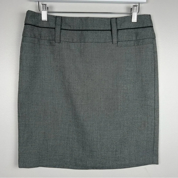 Beautiful Grey Skirt with black details by Stoosh size Large - Picture 10 of 10